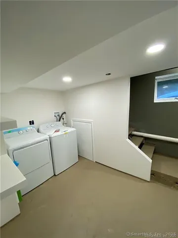 $669,000 | 18 Fenway Street, Stamford, CT 06902