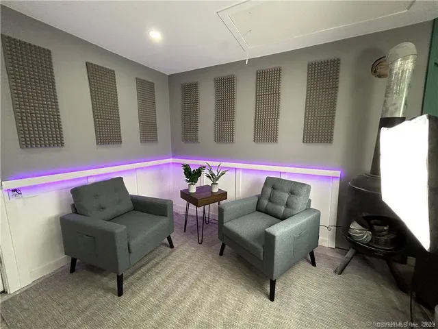 $669,000 | 18 Fenway Street, Stamford, CT 06902