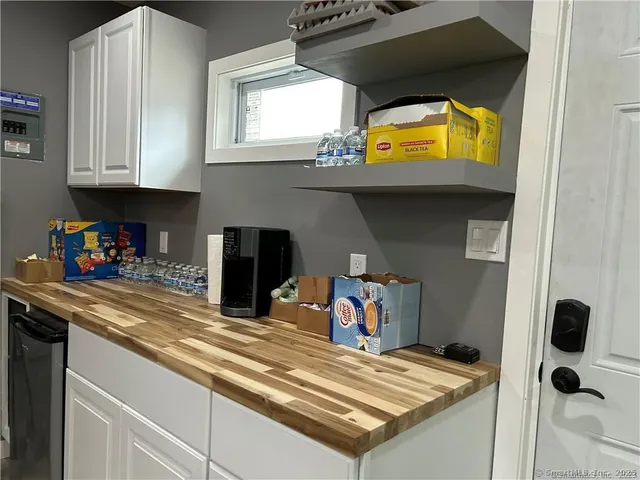 $669,000 | 18 Fenway Street, Stamford, CT 06902