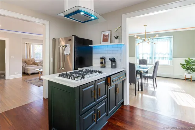 $669,000 | 18 Fenway Street, Stamford, CT 06902