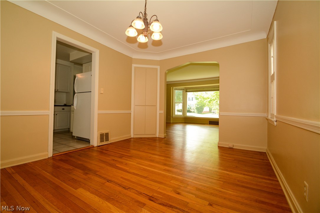 2623 Milton Road Cleveland, OH 44118 - Photo 10 of 35