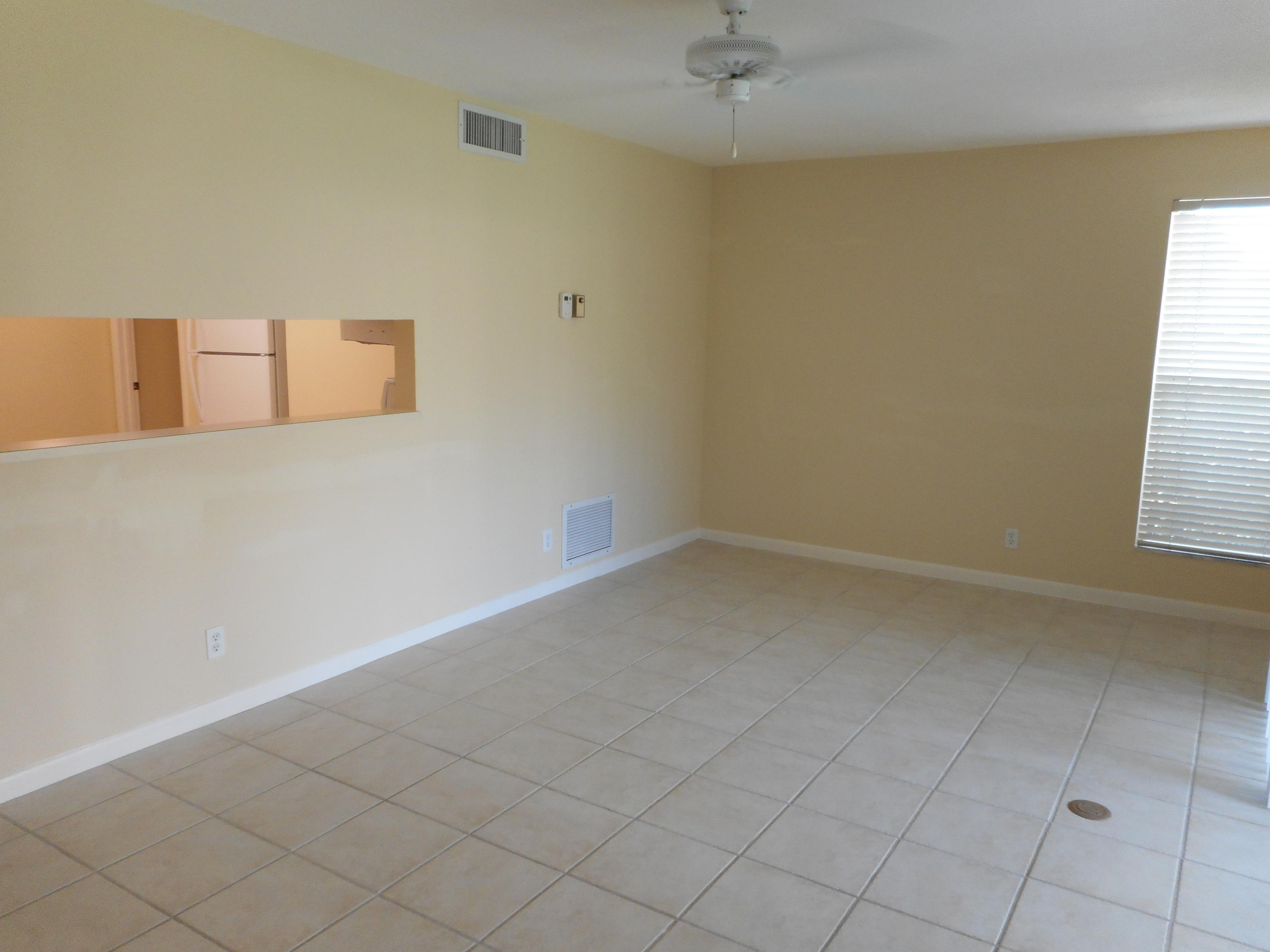 1605 Highway 1, Unit M2104 Jupiter, FL 33477 - Photo 17 of 26 Living room