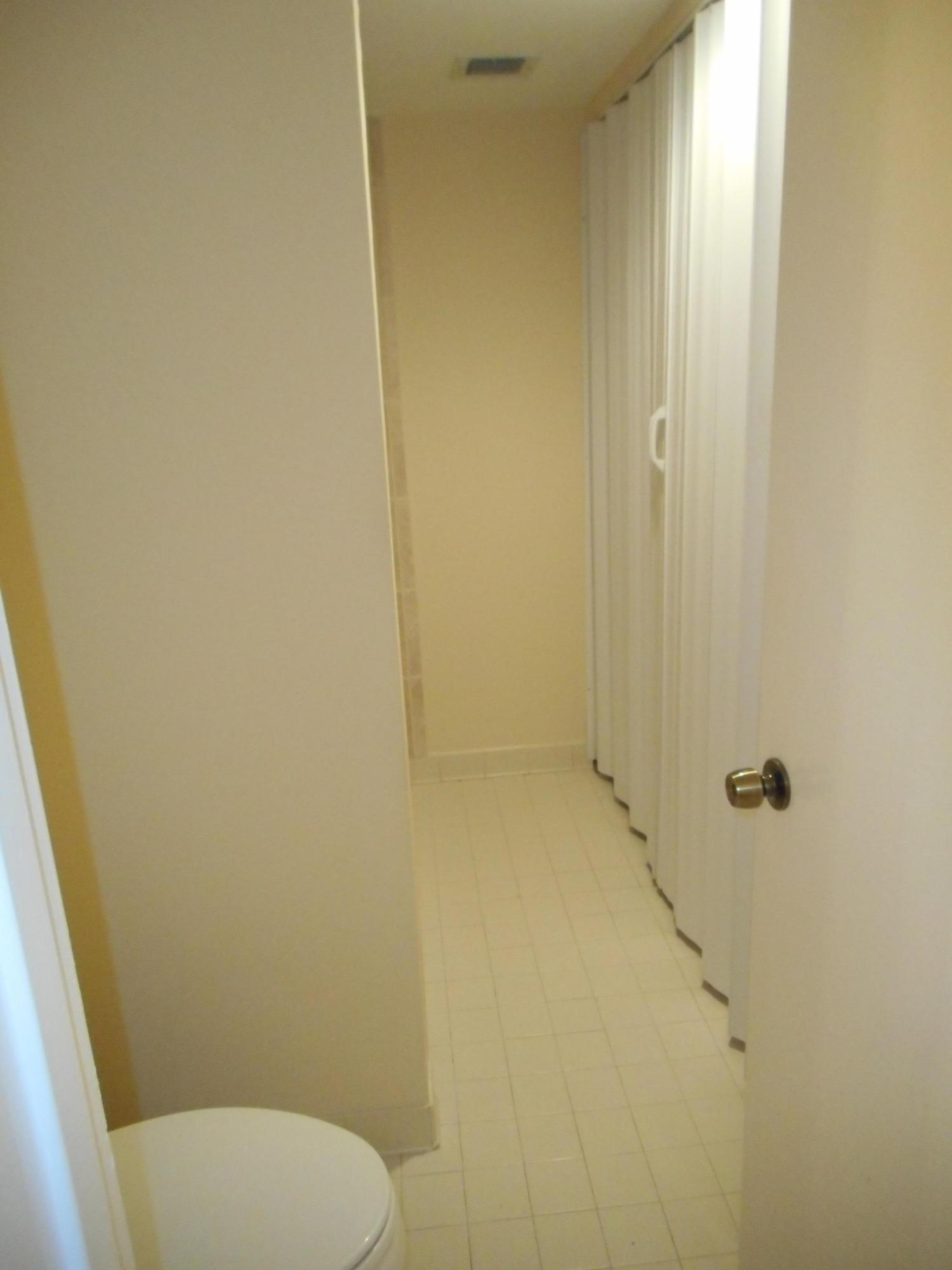 1605 Highway 1, Unit M2104 Jupiter, FL 33477 - Photo 24 of 26 Separate toilet