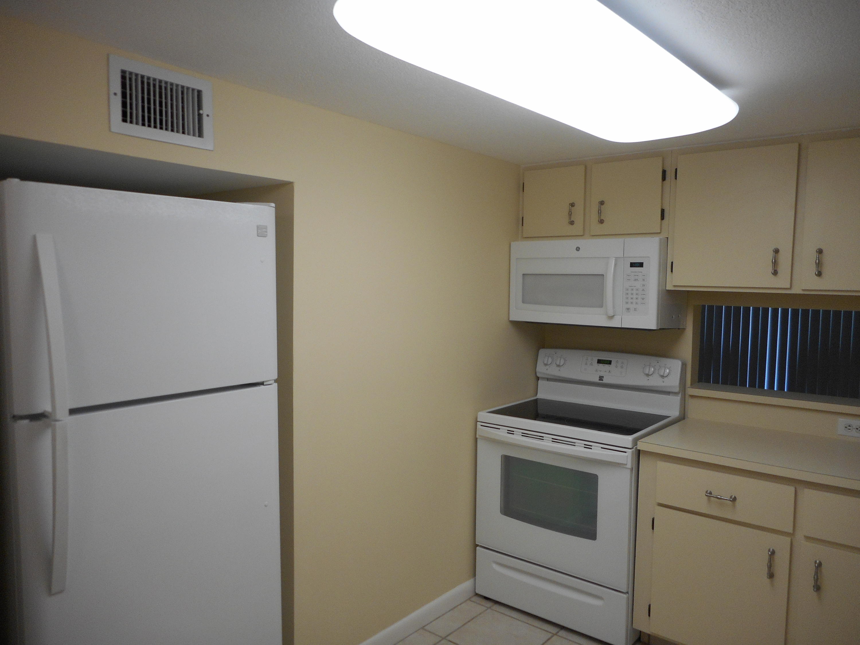 1605 Highway 1, Unit M2104 Jupiter, FL 33477 - Photo 8 of 26 Kitchen