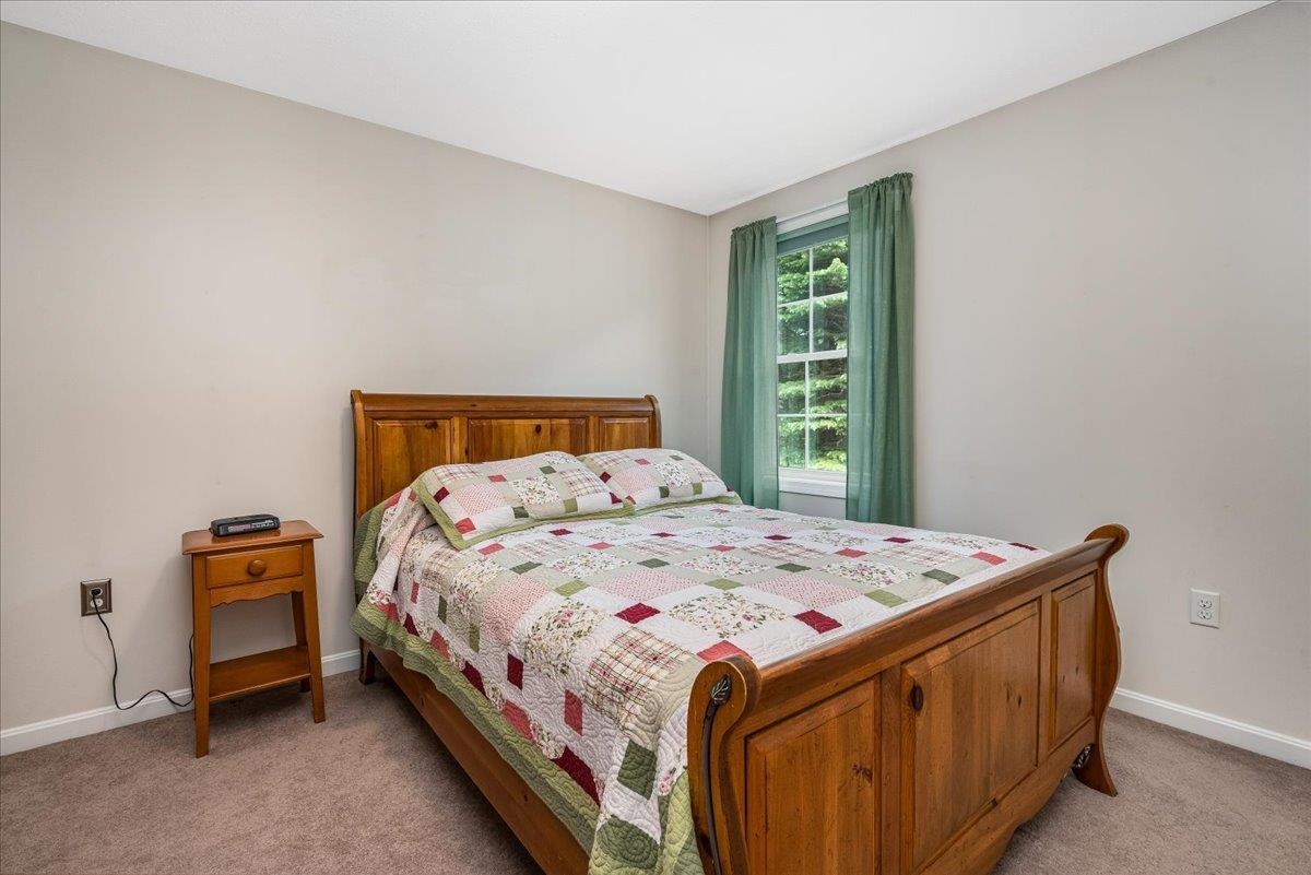 155 Wallace Road Bedford, NH 03110 - Photo 29 of 48