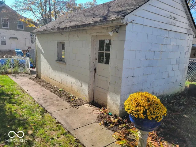 $1,495 | 711 Berkley Road, Indianapolis, IN 46208
