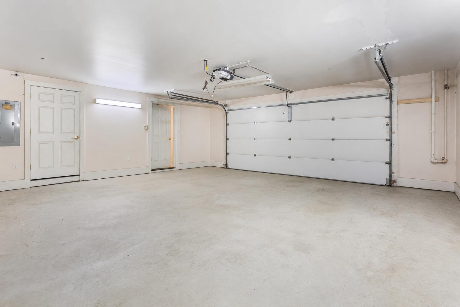 20 Springbrook Drive, Unit C Belfast, ME 04915 - Photo 29 of 40 Garage