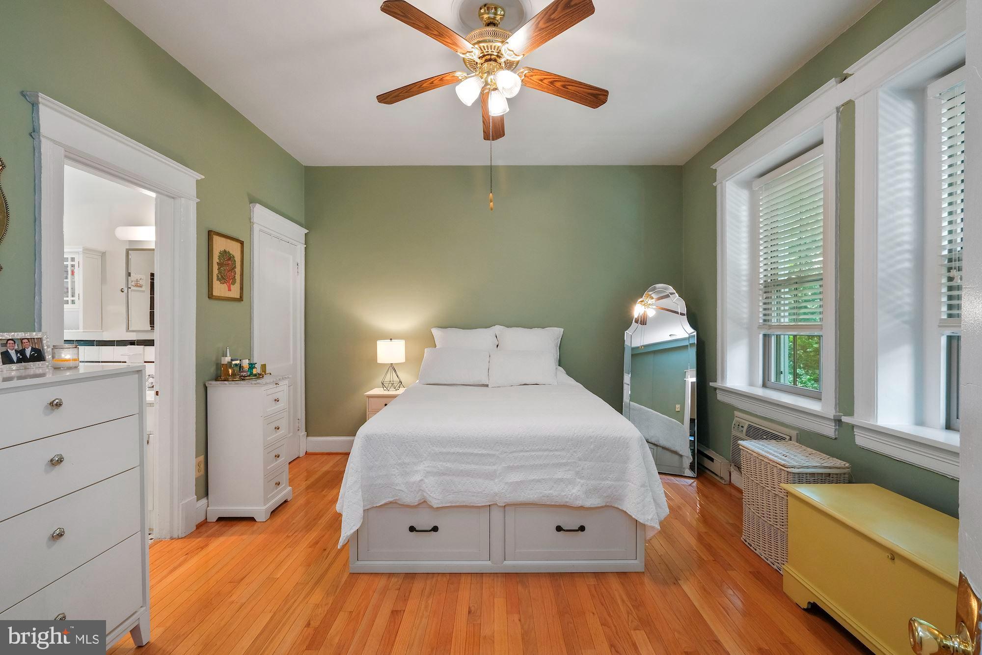 2010 Kalorama Road Northwest, Unit 201 Washington, DC 20009 - Photo 18 of 22 View of bedroom