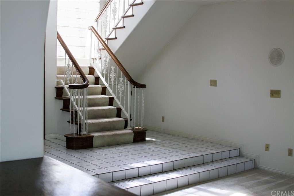 2 Cambridge Manhattan Beach, CA 90266 - Photo 3 of 33 a view of entryway and hall with wooden floor