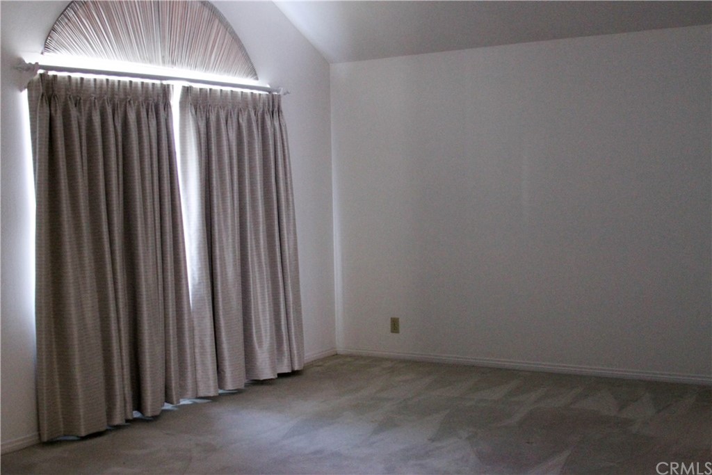 2 Cambridge Manhattan Beach, CA 90266 - Photo 33 of 33 a view of a garage