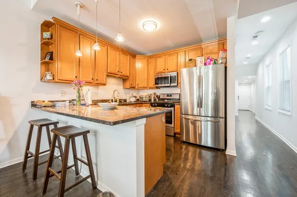 $3,200 | 1234 West Huron Street, Unit 2, Chicago, IL 60642