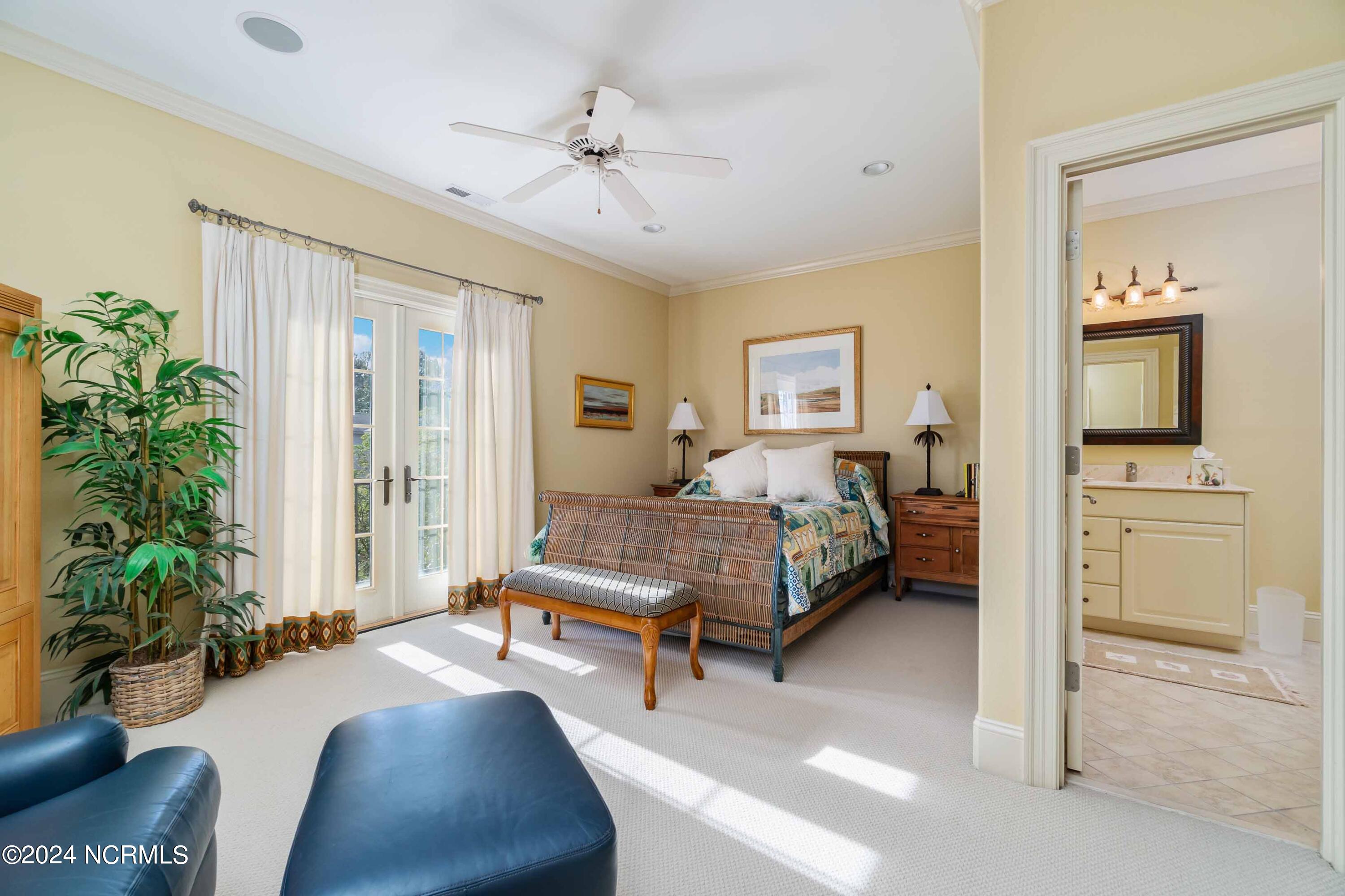 6054 Dolphin Road Oriental, NC 28571 - Photo 50 of 76 2nd Floor Guest Suite