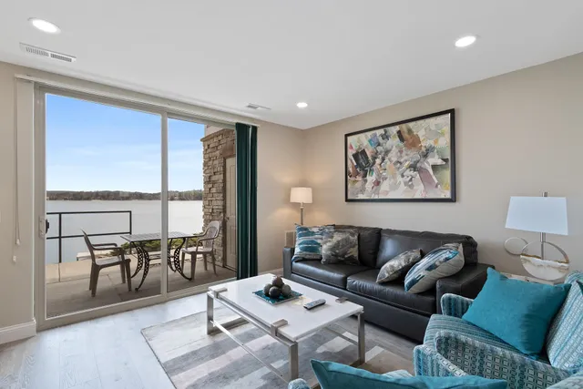 $279,000 | 680 East Hiawatha Drive, Unit 405, Wisconsin Dells, WI 53965