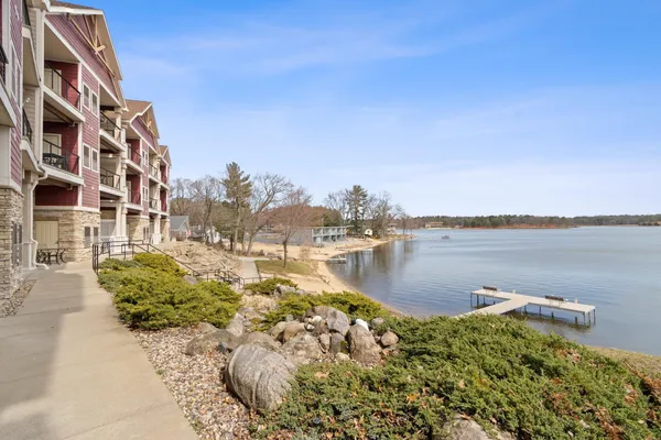 $274,000 | 680 East Hiawatha Drive, Unit 405, Wisconsin Dells, WI 53965
