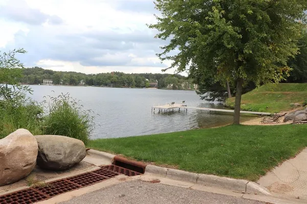 $274,000 | 680 East Hiawatha Drive, Unit 405, Wisconsin Dells, WI 53965