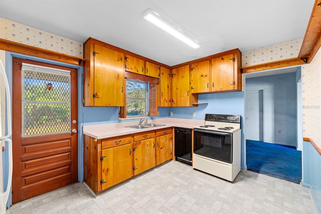 9605 Balm Riverview Road Riverview, FL 33569 - Photo 12 of 35