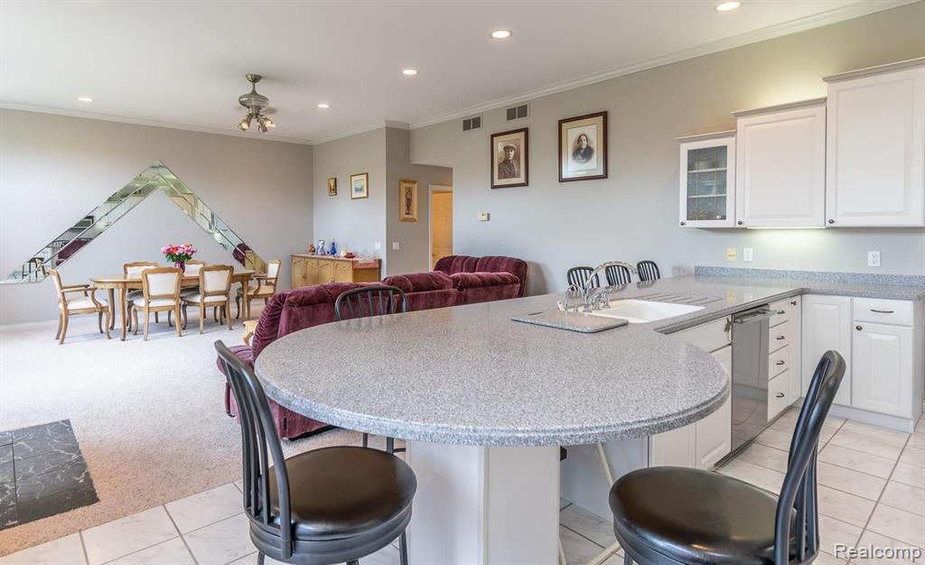 2231 Crystal Drive, Unit 25 Rochester Hills, MI 48309 - Photo 11 of 41