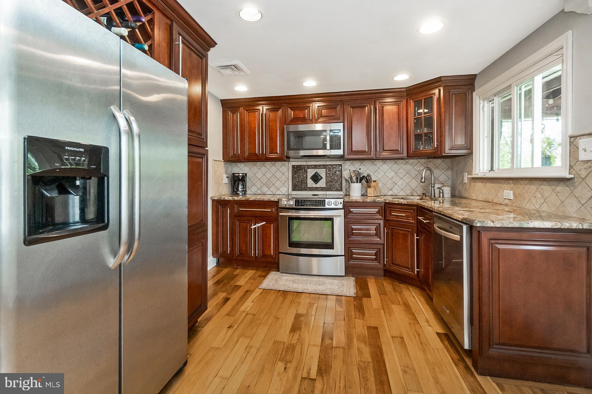 856 Roger Road Warminster, PA 18974 - Photo 11 of 55 Kitchen