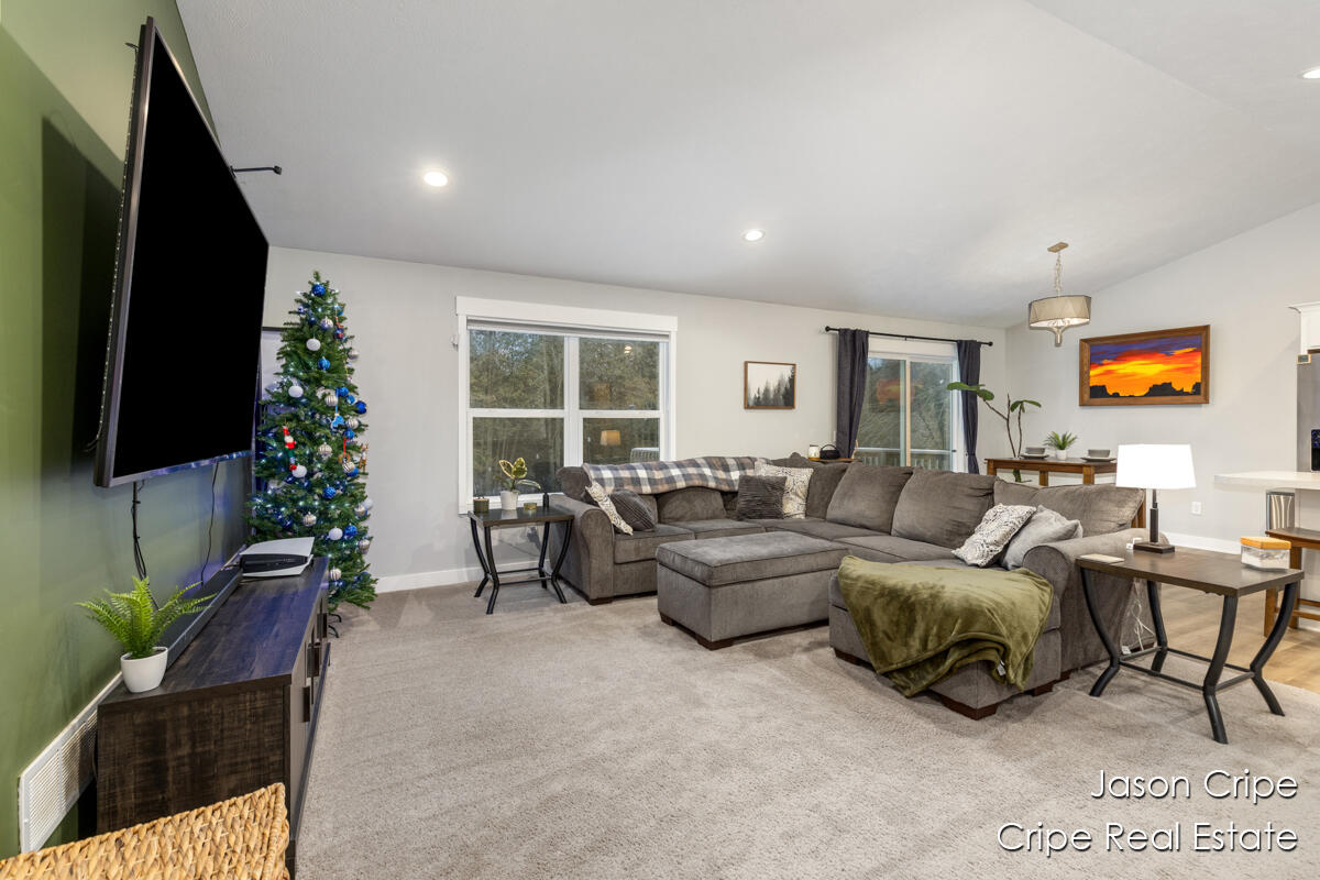 13034 Spruceridge Road Gowen, MI 49326 - Photo 14 of 51 IMG_1008