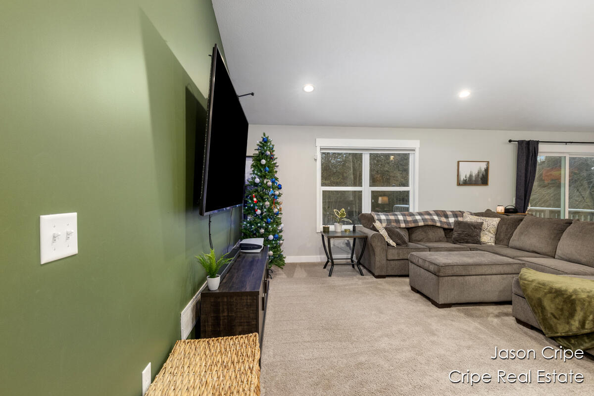 13034 Spruceridge Road Gowen, MI 49326 - Photo 15 of 51 IMG_1009