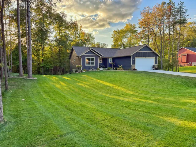 $380,000 | 13034 Spruceridge Road, Gowen, MI 49326