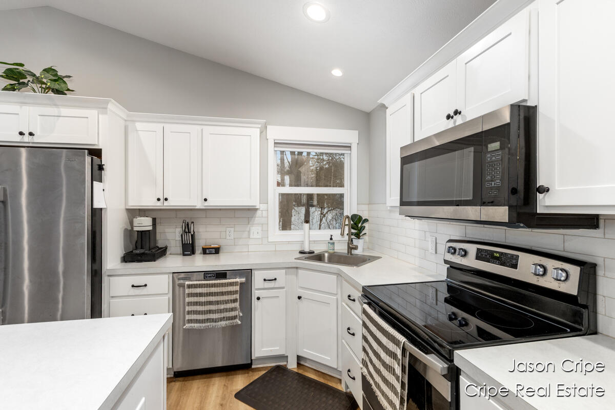 13034 Spruceridge Road Gowen, MI 49326 - Photo 21 of 51 IMG_1015