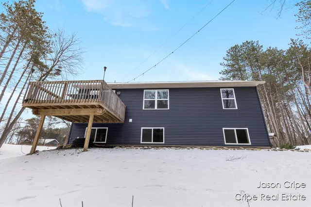 $380,000 | 13034 Spruceridge Road, Gowen, MI 49326
