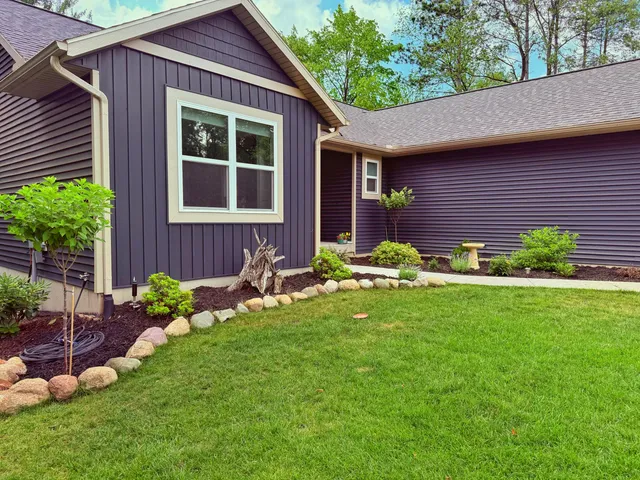 $380,000 | 13034 Spruceridge Road, Gowen, MI 49326