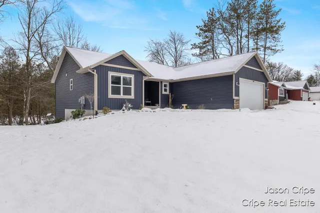 $380,000 | 13034 Spruceridge Road, Gowen, MI 49326