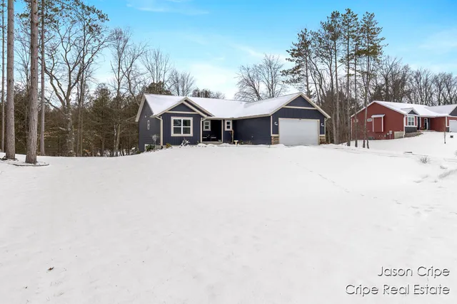 $380,000 | 13034 Spruceridge Road, Gowen, MI 49326