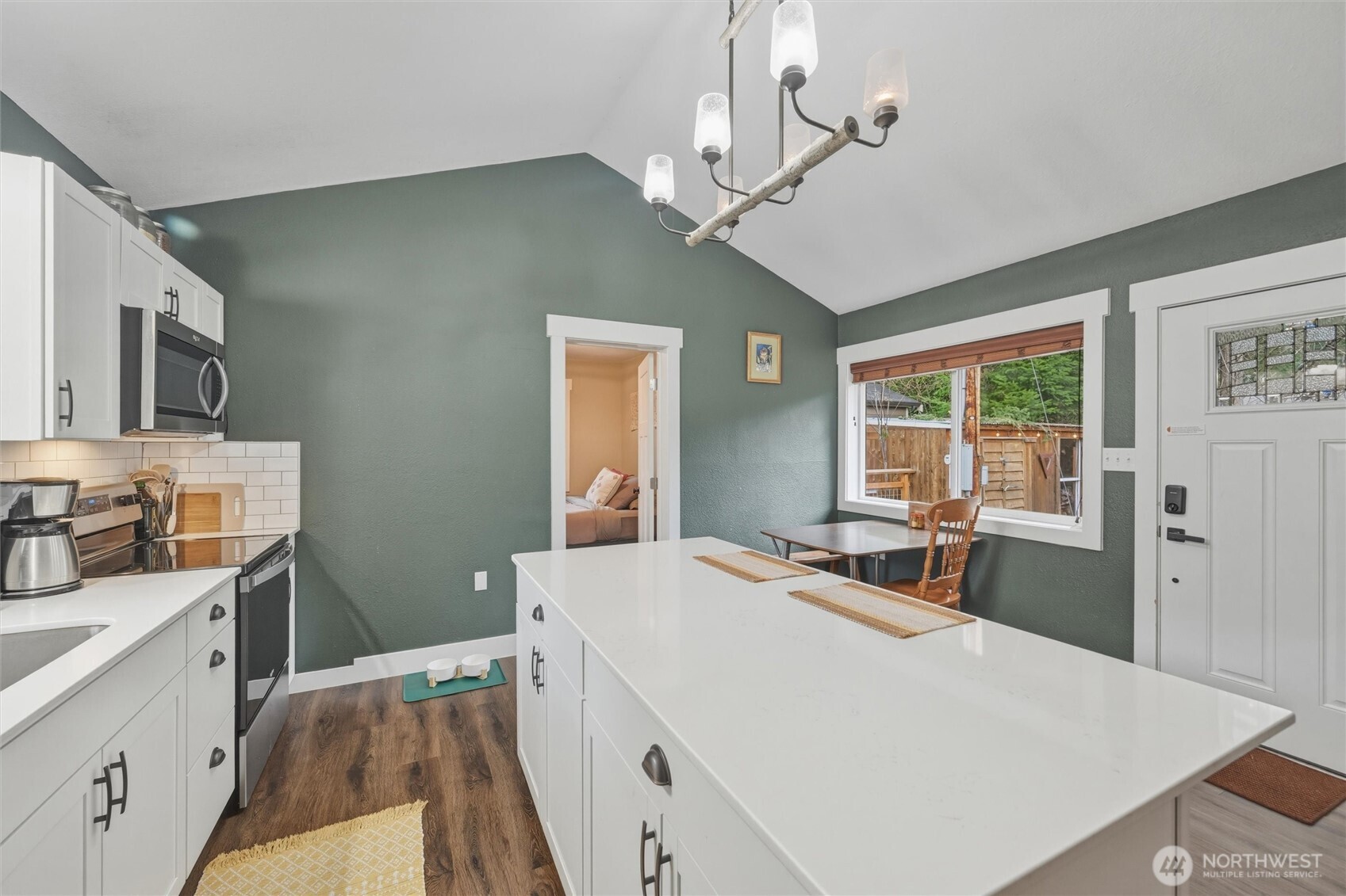 6425 Little Big Horn Road Maple Falls, WA 98266 - Photo 10 of 38