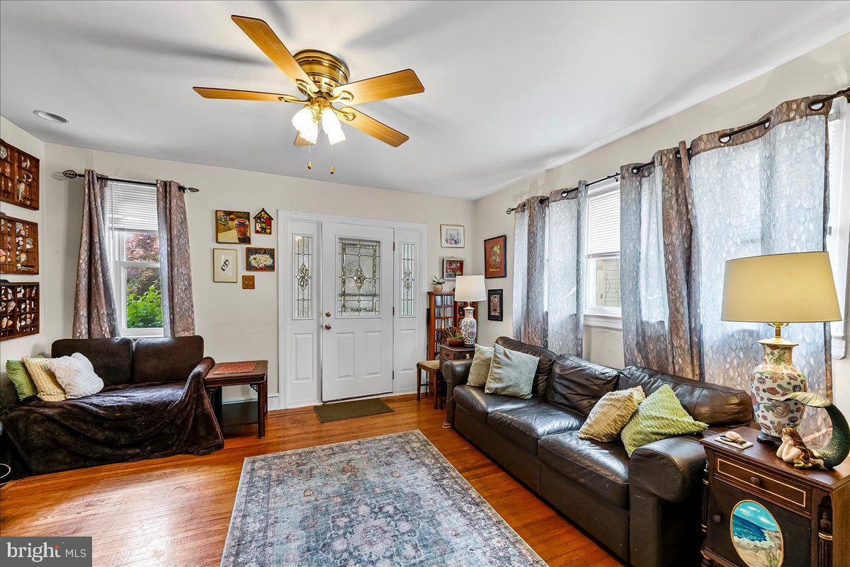 4001 Vernon Road Drexel Hill, PA 19026 - Photo 8 of 25