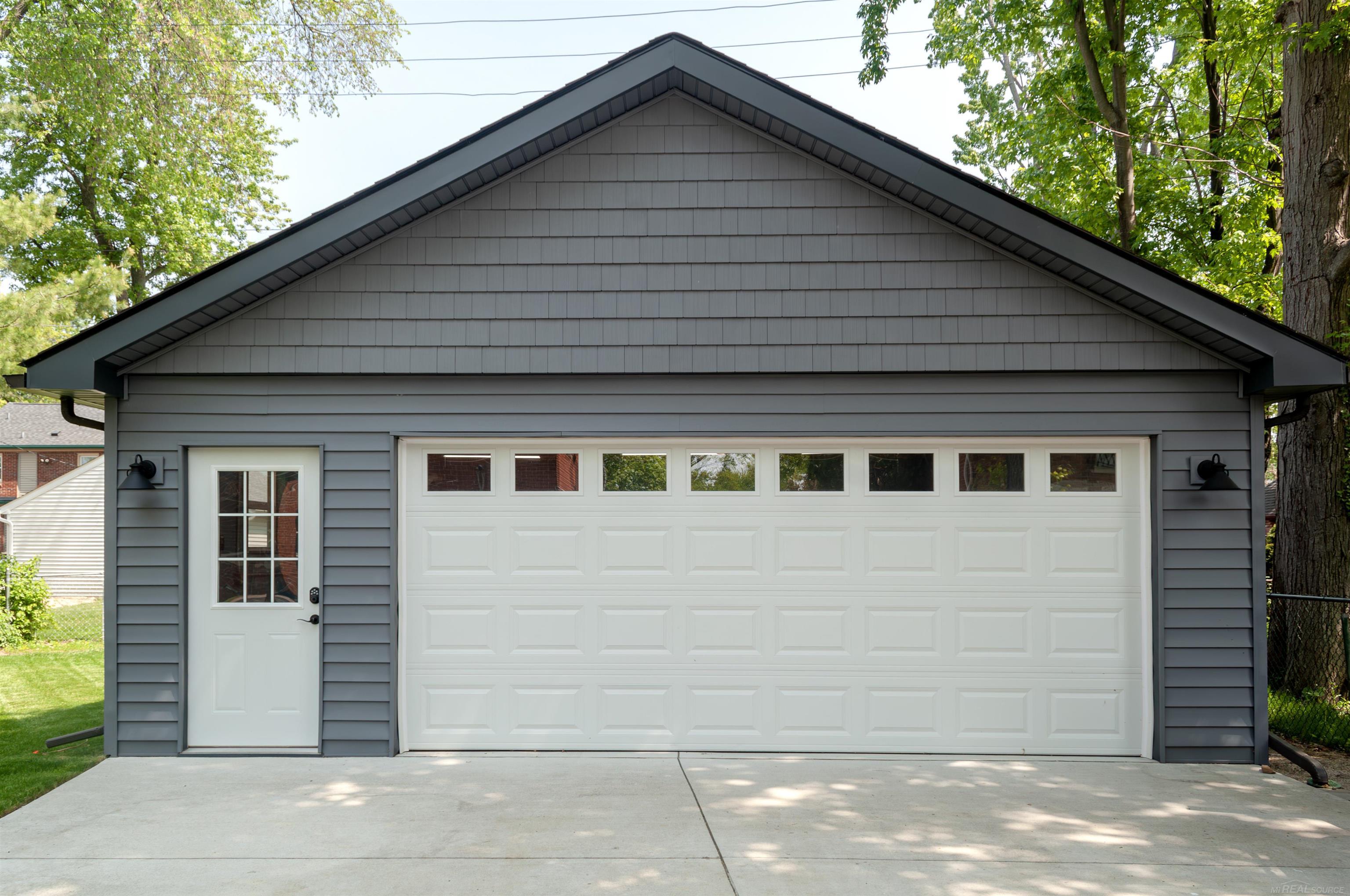 1772 Prestwick Road Grosse Pointe Woods, MI 48236 - Photo 48 of 58