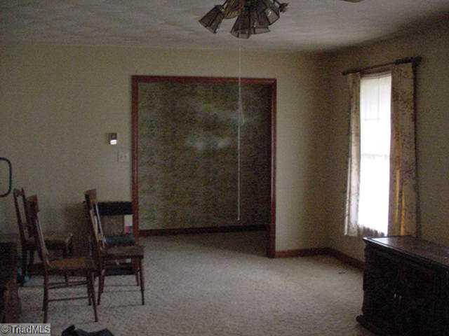 231 South Franklin Road Mount Airy, NC 27030 - Photo 12 of 13 Living Room.