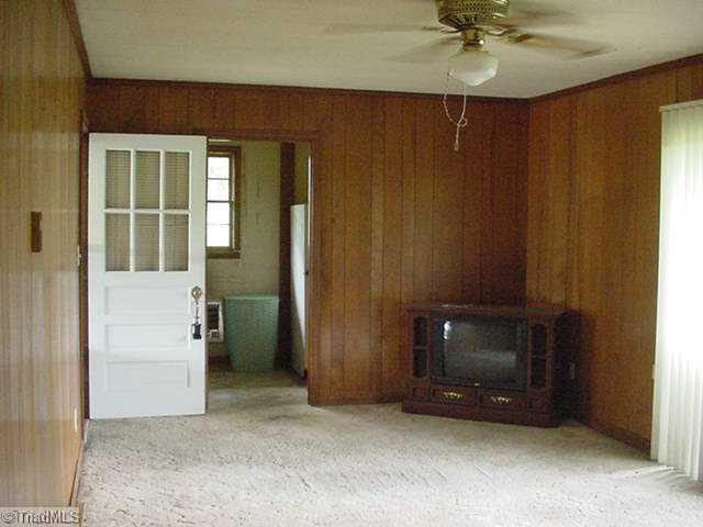 231 South Franklin Road Mount Airy, NC 27030 - Photo 7 of 13 Den/Family/Great Room.
