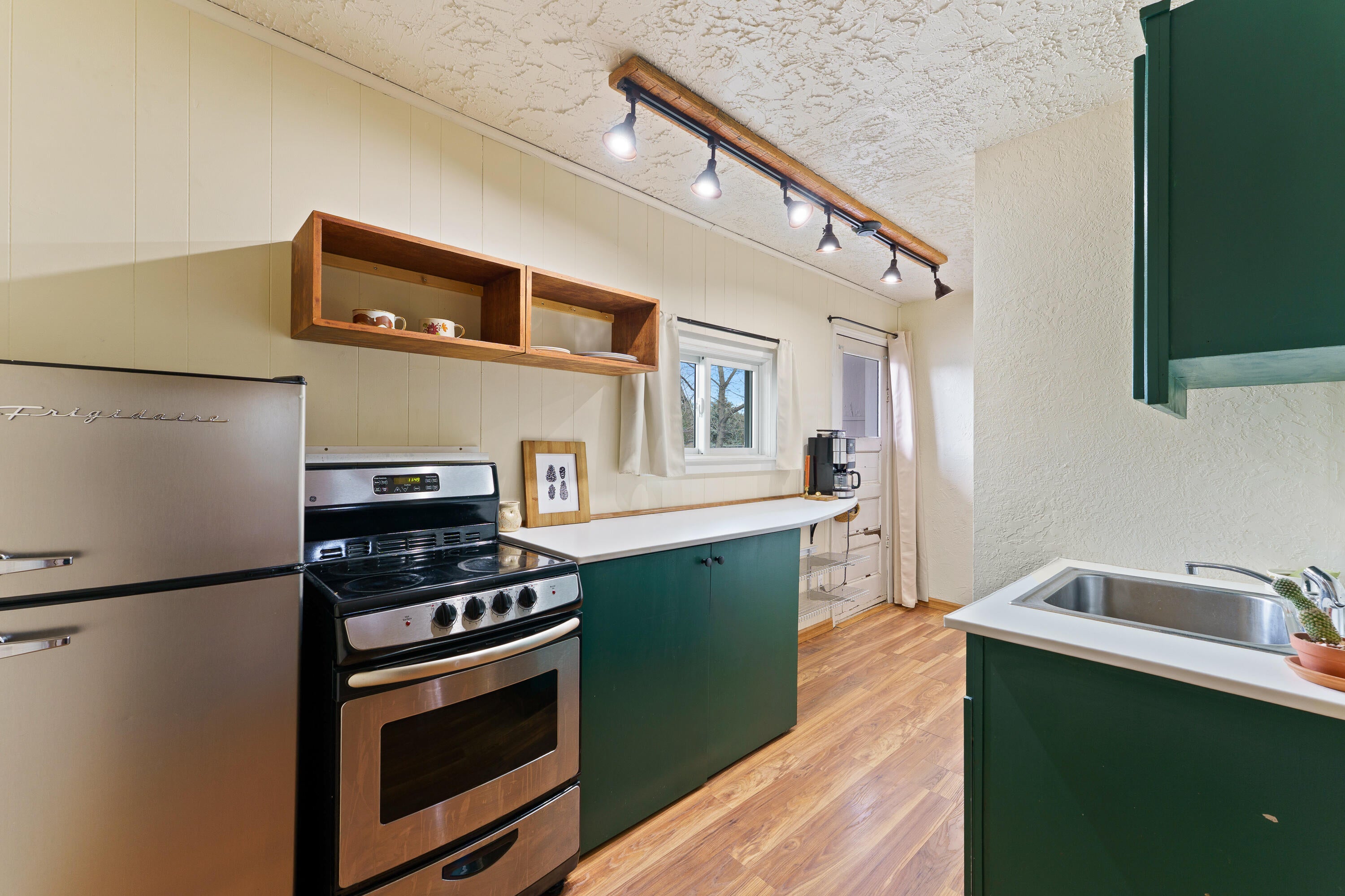 2185 Northeast Butler Market Road Bend, OR 97701 - Photo 18 of 39 DSC04681