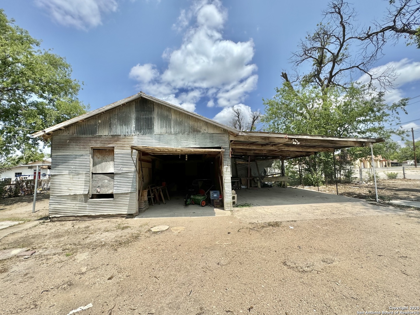 207 East Rodriguez Street Del Rio, TX 78840 - Photo 3 of 4