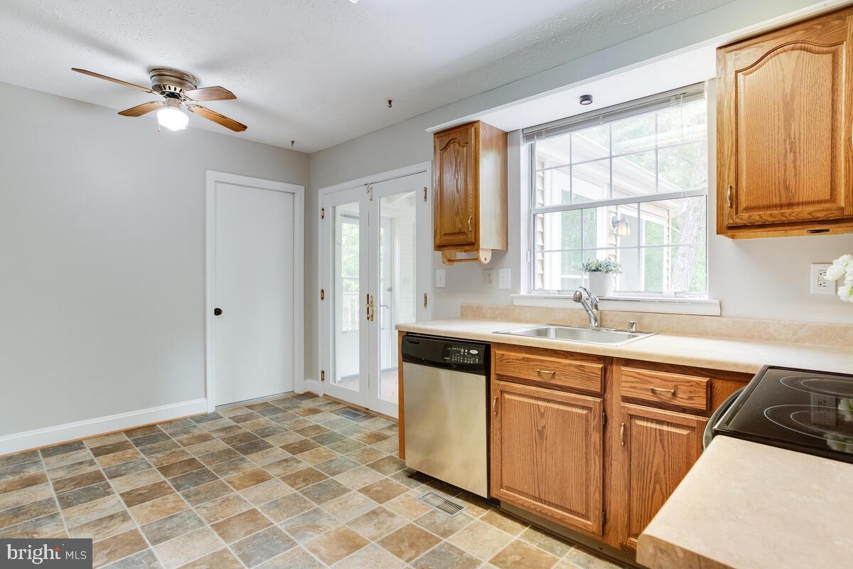 8032 Pine Ridge Road Pasadena, MD 21122 - Photo 16 of 54 Gallery Image 16