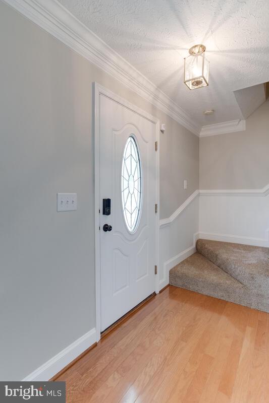 8032 Pine Ridge Road Pasadena, MD 21122 - Photo 6 of 54 Foyer / Entry