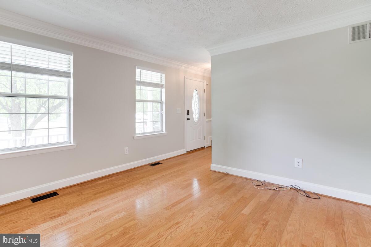 8032 Pine Ridge Road Pasadena, MD 21122 - Photo 10 of 54 Gallery Image 10