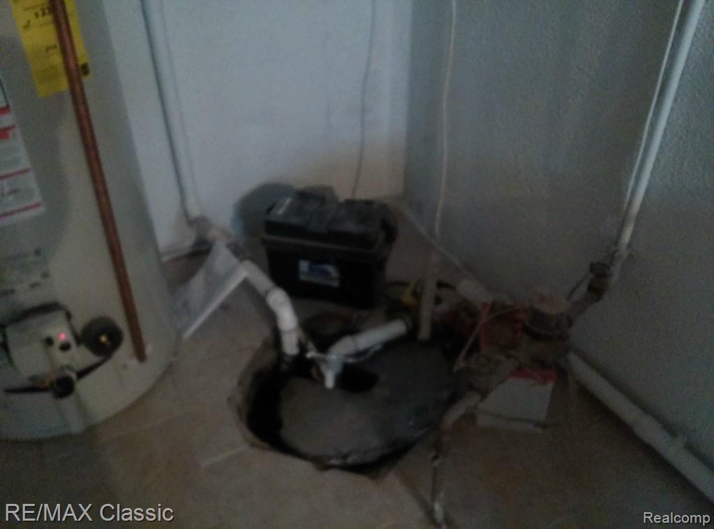 2695 Kenmore Road Berkley, MI 48072 - Photo 18 of 18 Kenmore basement.jpg