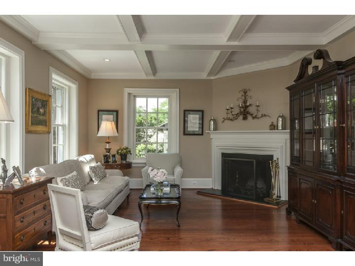 319 Orchard Way Wayne, PA 19087 - Photo 7 of 25 Living Room