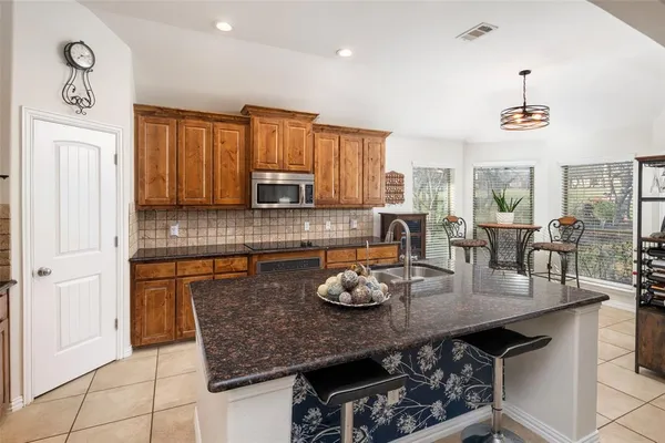 $339,000 | 634 Half Moon Way, Runaway Bay, TX 76426