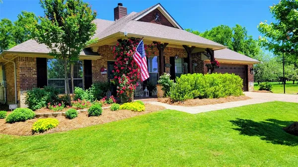 $339,000 | 634 Half Moon Way, Runaway Bay, TX 76426