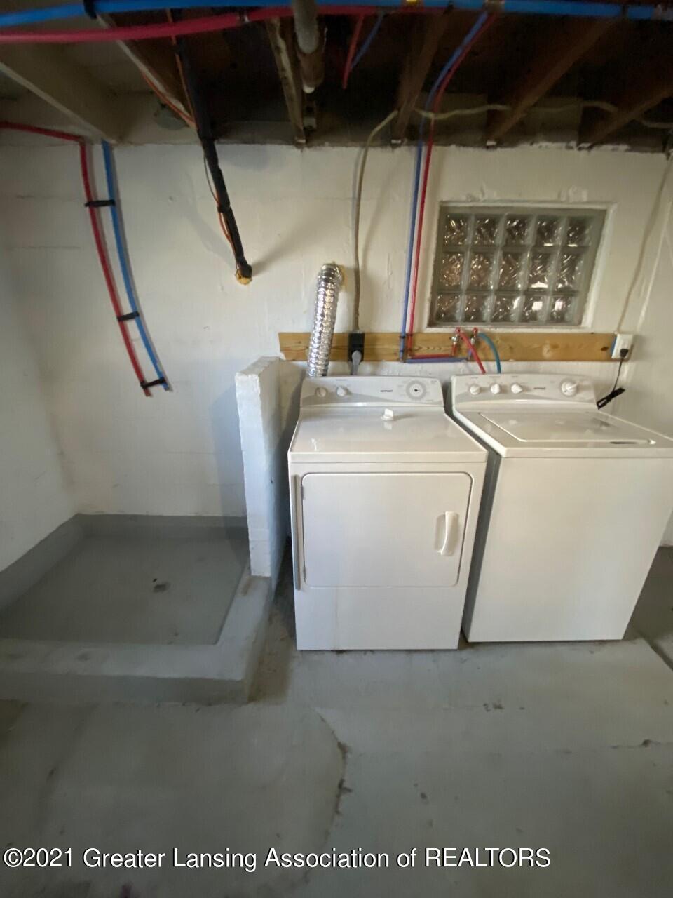 6247 Cooper Road Lansing, MI 48911 - Photo 22 of 29 thumbnail_IMG_3207