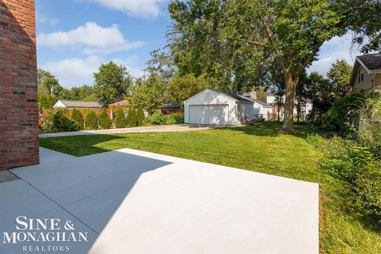 932 Washington Road Grosse Pointe, MI 48230 - Photo 44 of 48 50059925-43.JPG