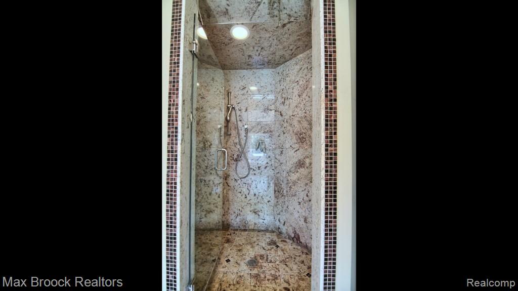 32250 Bingham Road Bingham Farms, MI 48025 - Photo 22 of 44