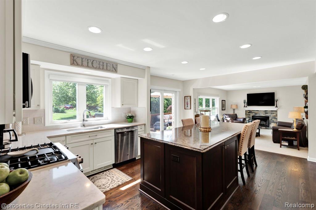3198 Courtfield Drive Rochester Hills, MI 48309 - Photo 13 of 53