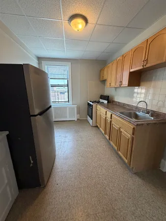 $1,825 | 368 Broadway, Unit 42, Bayonne, NJ 07002