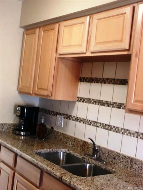 4312 15 Mile Road Sterling Heights, MI 48310 - Photo 2 of 24